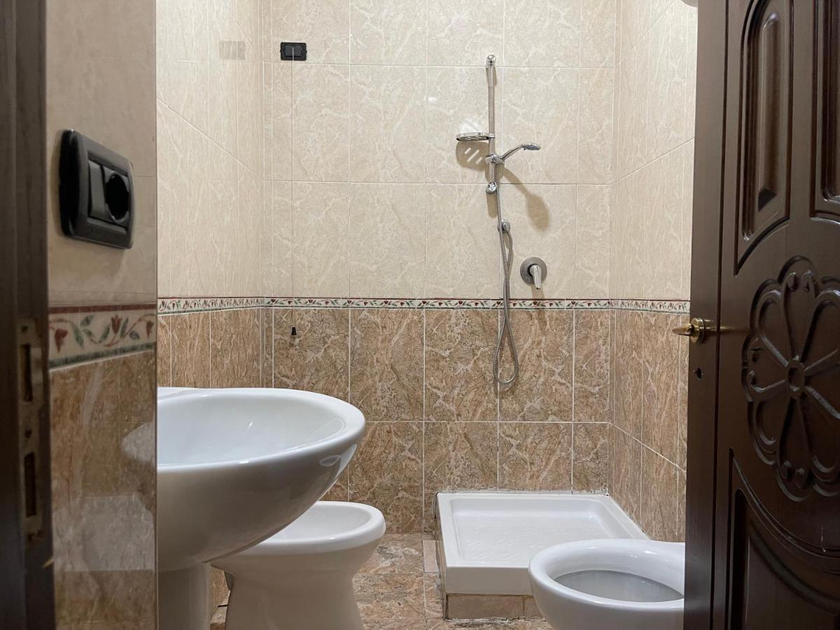 Hotel Mignon Наполи Екстериор снимка