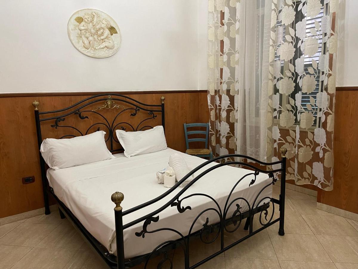 Hotel Mignon Наполи Екстериор снимка